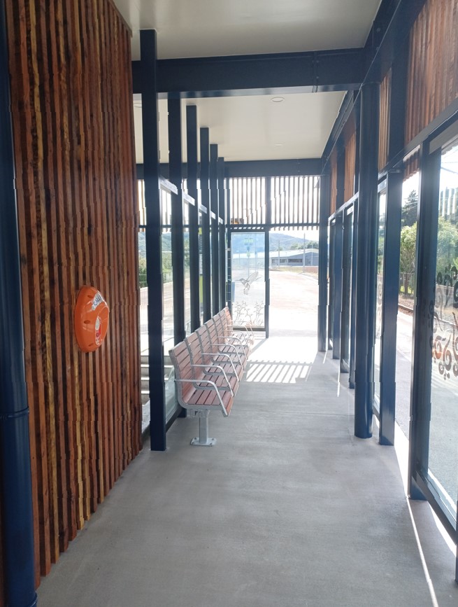 Pomare Station shelter interior